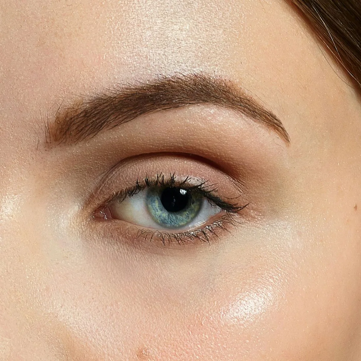 Permanent make up på øyebryn